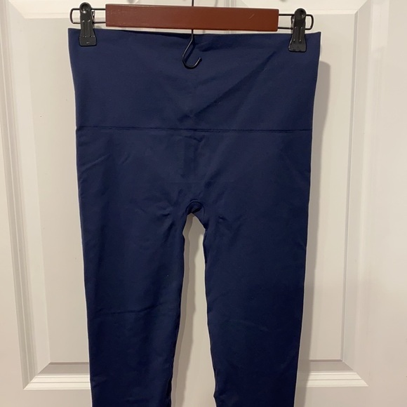Spanx Navy Blue Seamless Shaping Leggings EUC - Picture 4 of 10